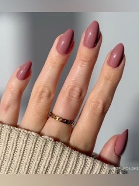 New Glamnetic “Mauve Obsession” Short Almond Press-On Nails